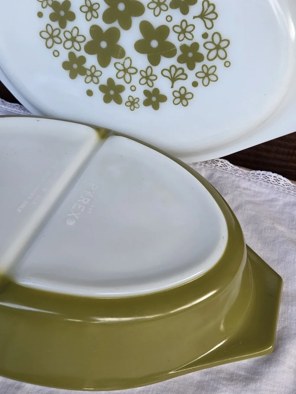 Pyrex vintage green